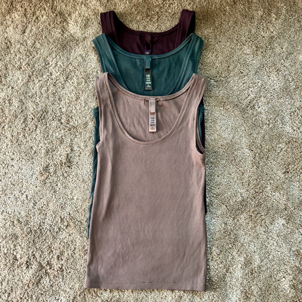 Skims soft lounge tank
